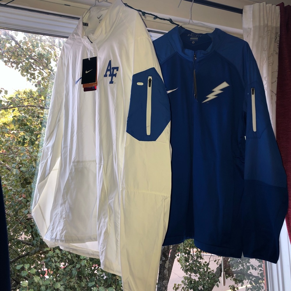 Nike men’s pull overs brand new